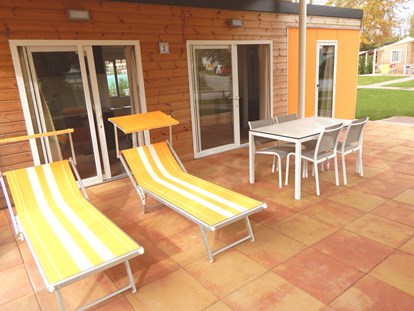 Luxuscamping - Dusche - Caorle - Centro Vacanze Pra`delle Torri Lodge Openspace A auf Centro Vacanze Pra`delle Torri